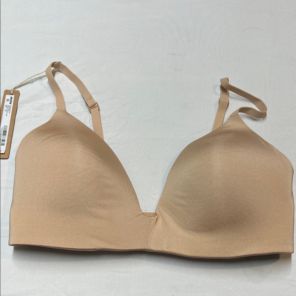 SKIMS wireless form tshirt bra
